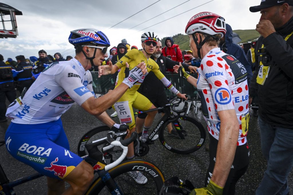 Riders attacking during Tour de France 2025 Stage 20 through the Jura hills
