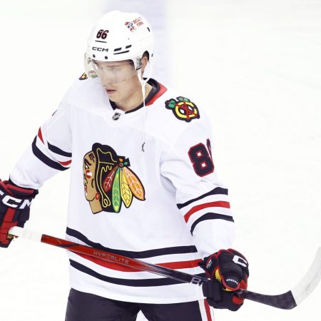 Golden Knights vs Blackhawks Prediction: 4-Unit Best Bet on Vegas -1.5 (-125)