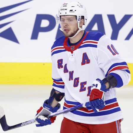 Confident Rangers vs Islanders Prediction & Best Bets for April 10, 2025